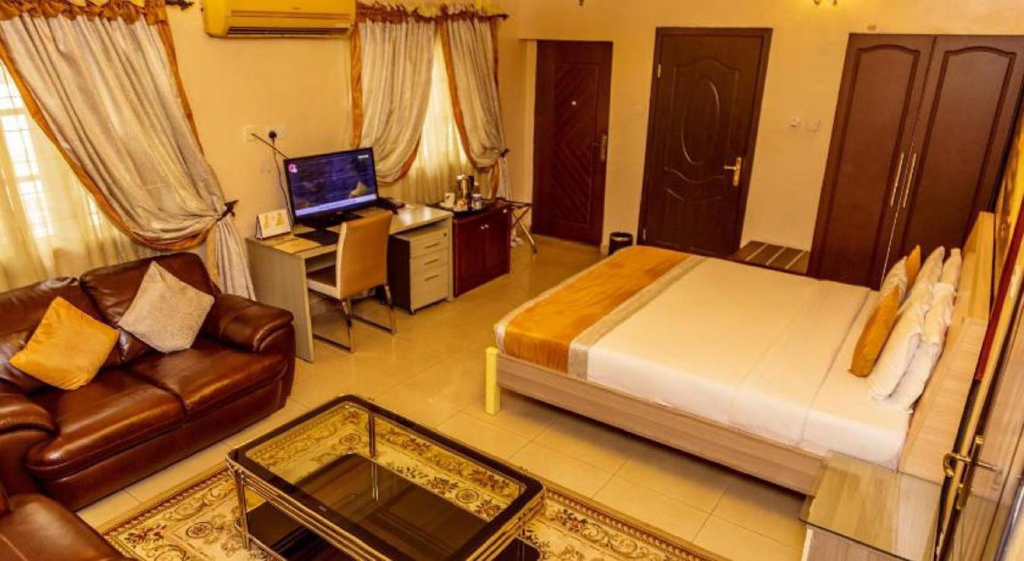 Room In Lodge - Apartment Royale Hotel-3 Bd Apartment Ikeja Zewnętrze zdjęcie