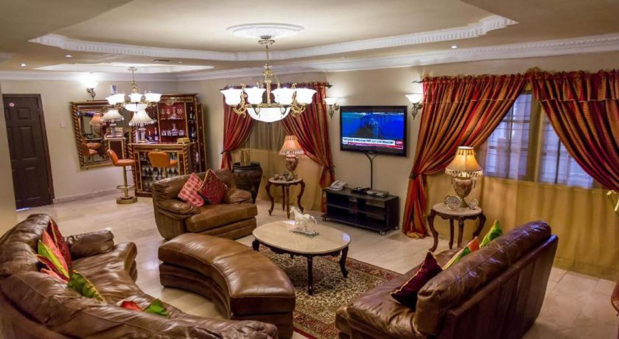 Room In Lodge - Apartment Royale Hotel-3 Bd Apartment Ikeja Zewnętrze zdjęcie