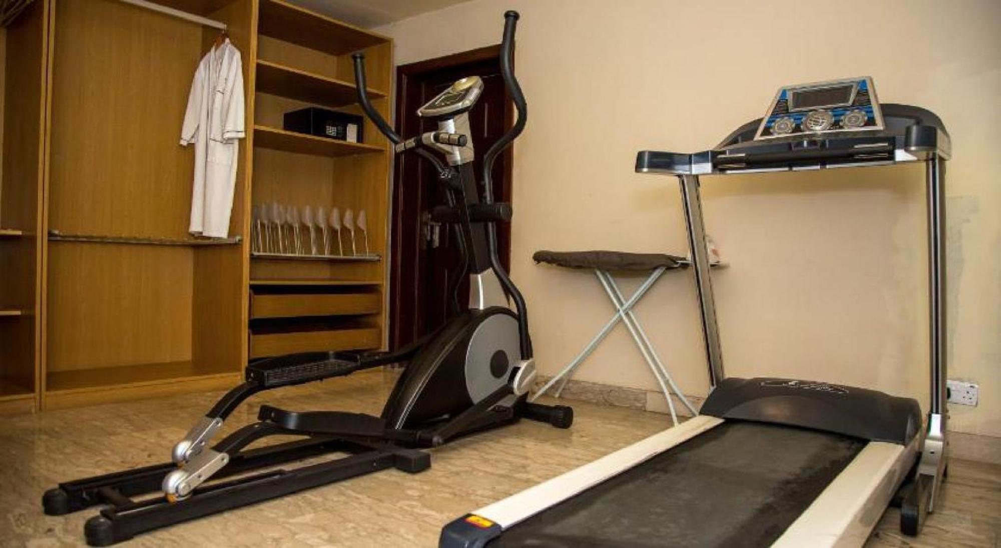 Room In Lodge - Apartment Royale Hotel-3 Bd Apartment Ikeja Zewnętrze zdjęcie